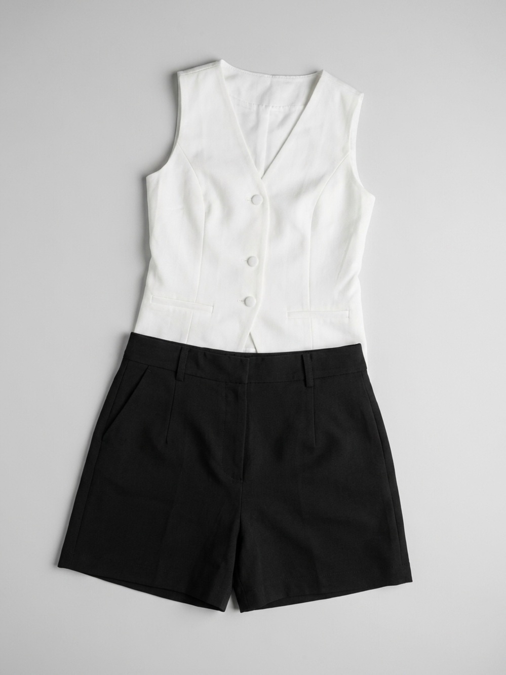 Women's Size Small Black White Vest‎ Romper Tailored Sleeveless Color Block Chic